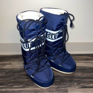 SOLD - Navy Icon Moon Boots